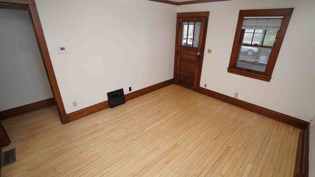 511 S Brooks St - Photo 6 of 17