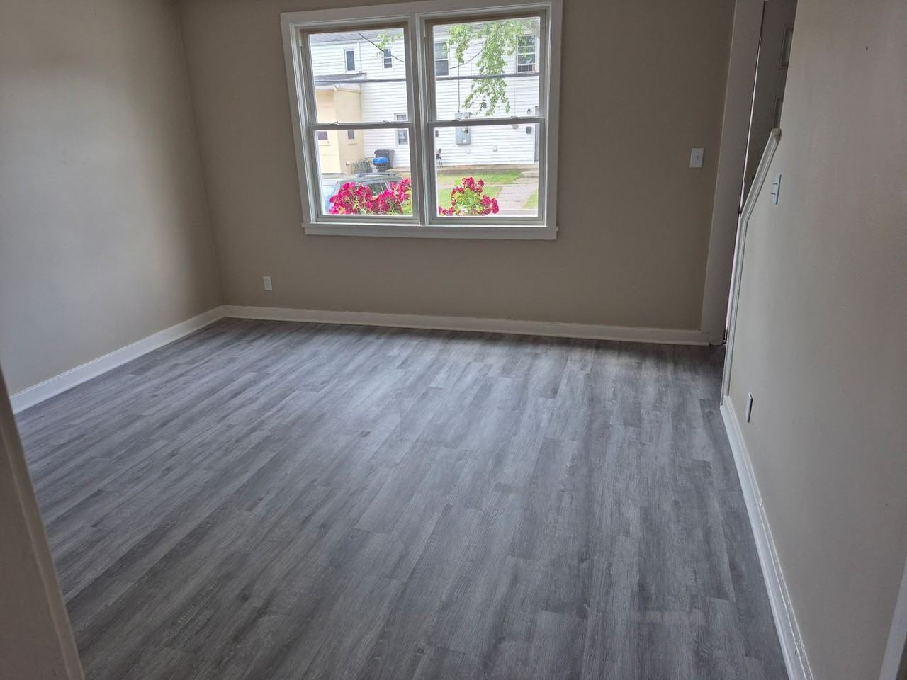52 Dumas Pl #58 - Photo 3 of 10