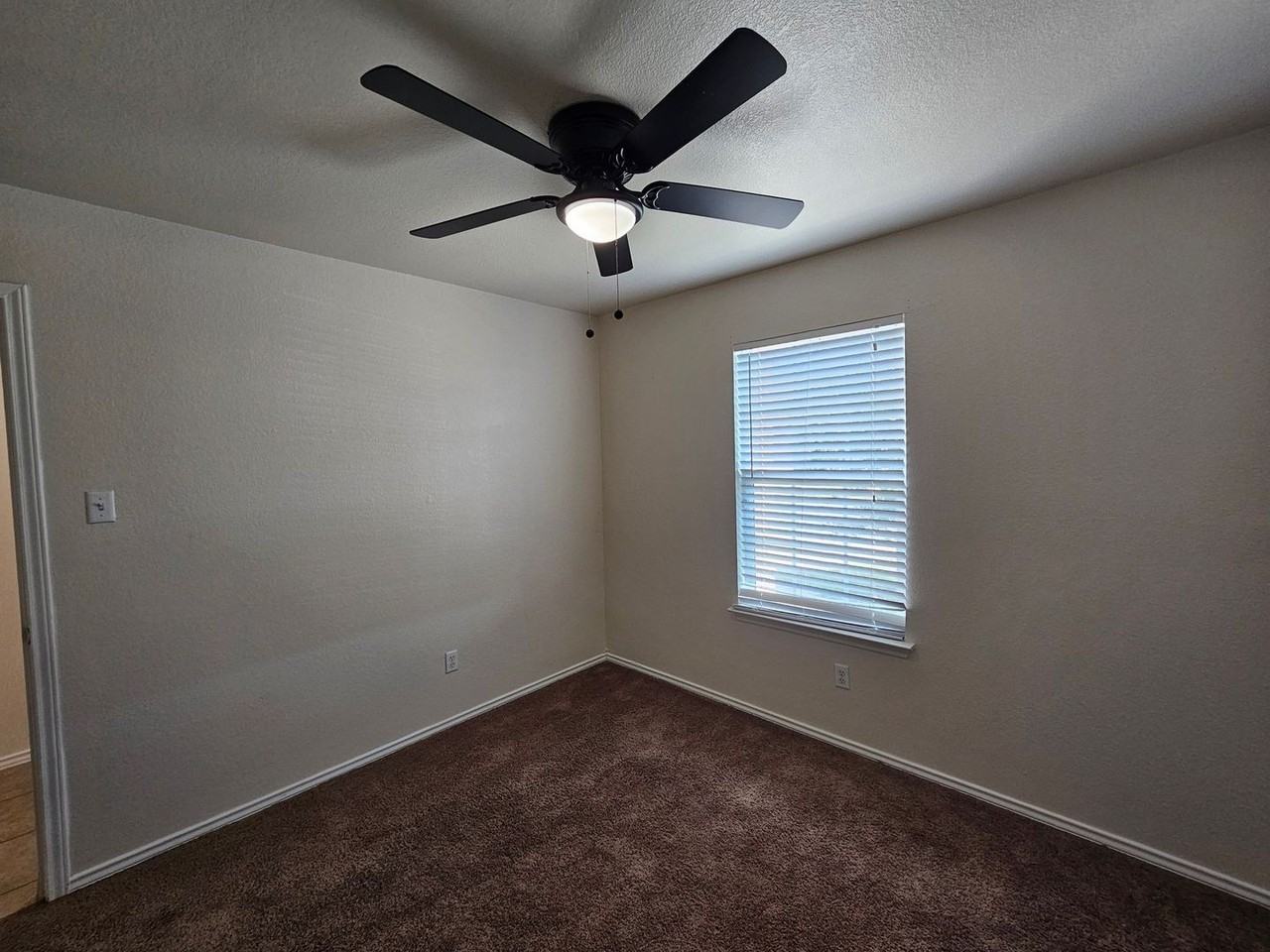9209 Sandyford Ct - Photo 5 of 20