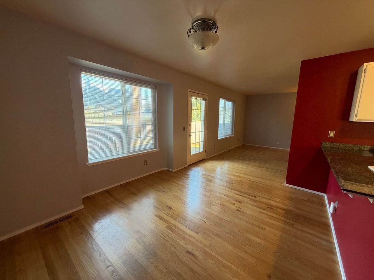 837 Nevada St - Photo 7 of 42
