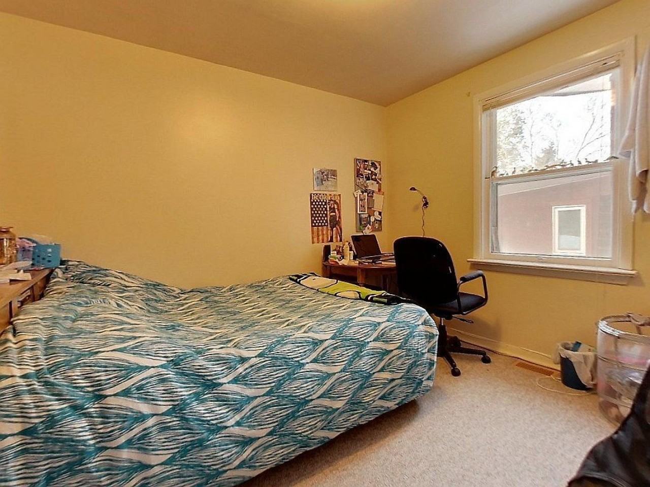 64 Columbia St W - Photo 2 of 5