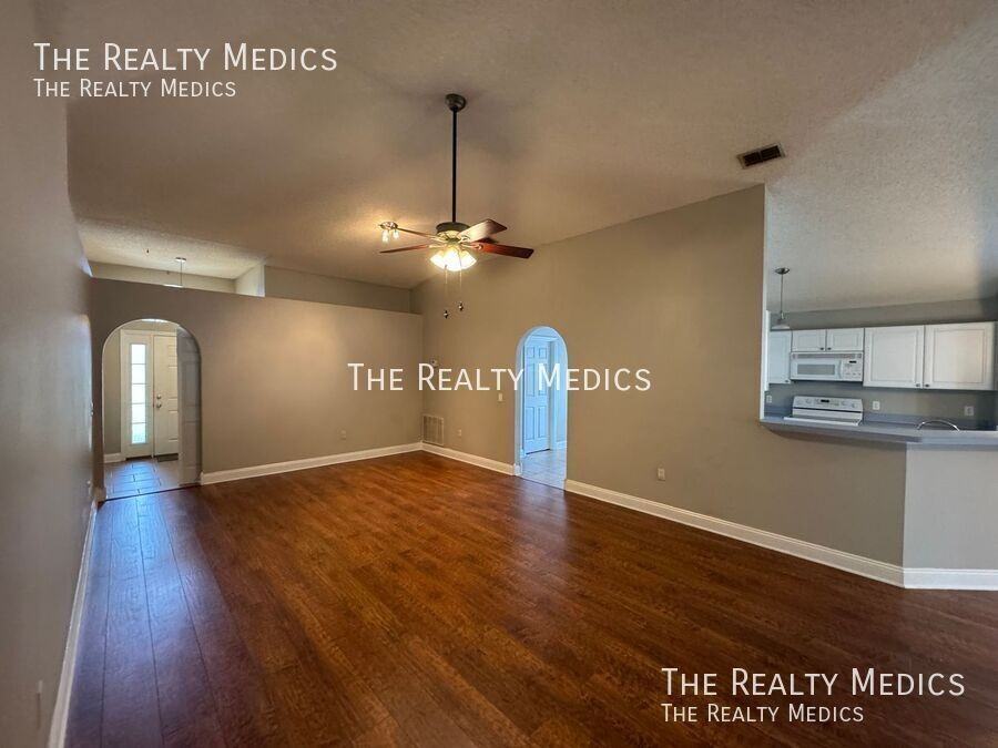 10037 Tikimber Ln - Photo 6 of 32