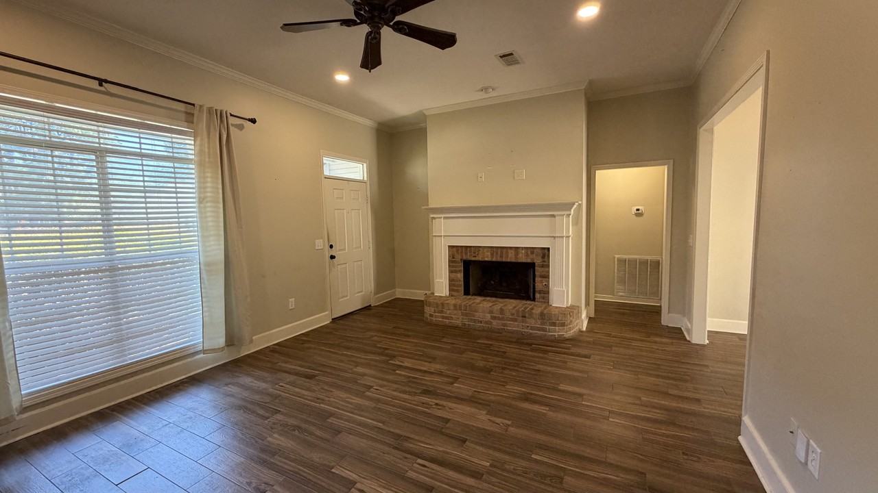 113 Planters Row - Photo 5 of 24