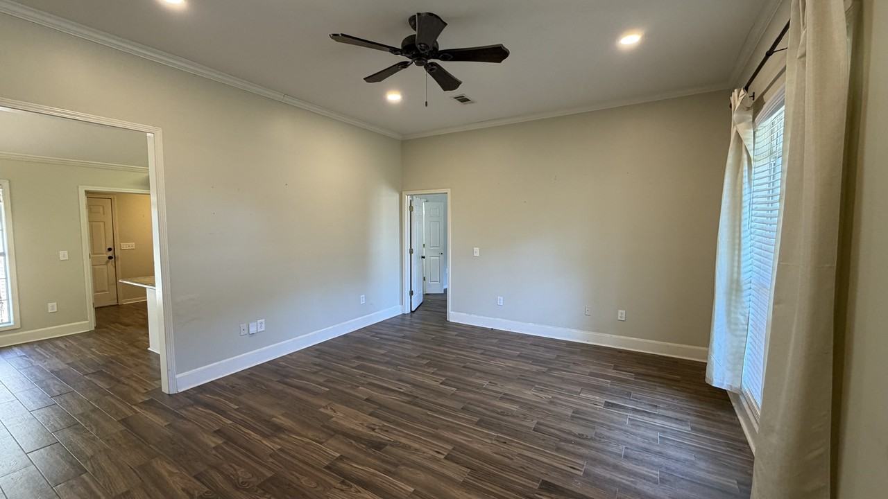 113 Planters Row - Photo 7 of 24