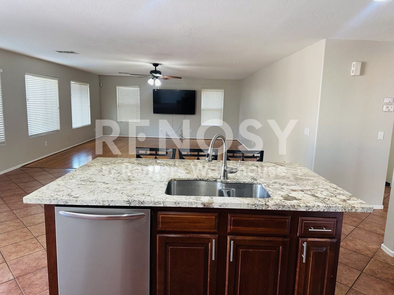 17464 W Caribbean Ln - Photo 7 of 23