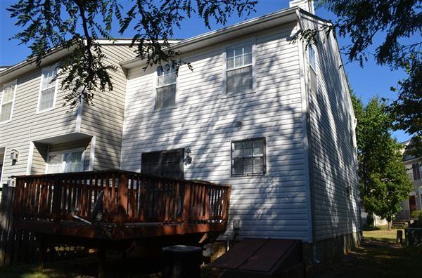 2200 Seton Way - Photo 2 of 32