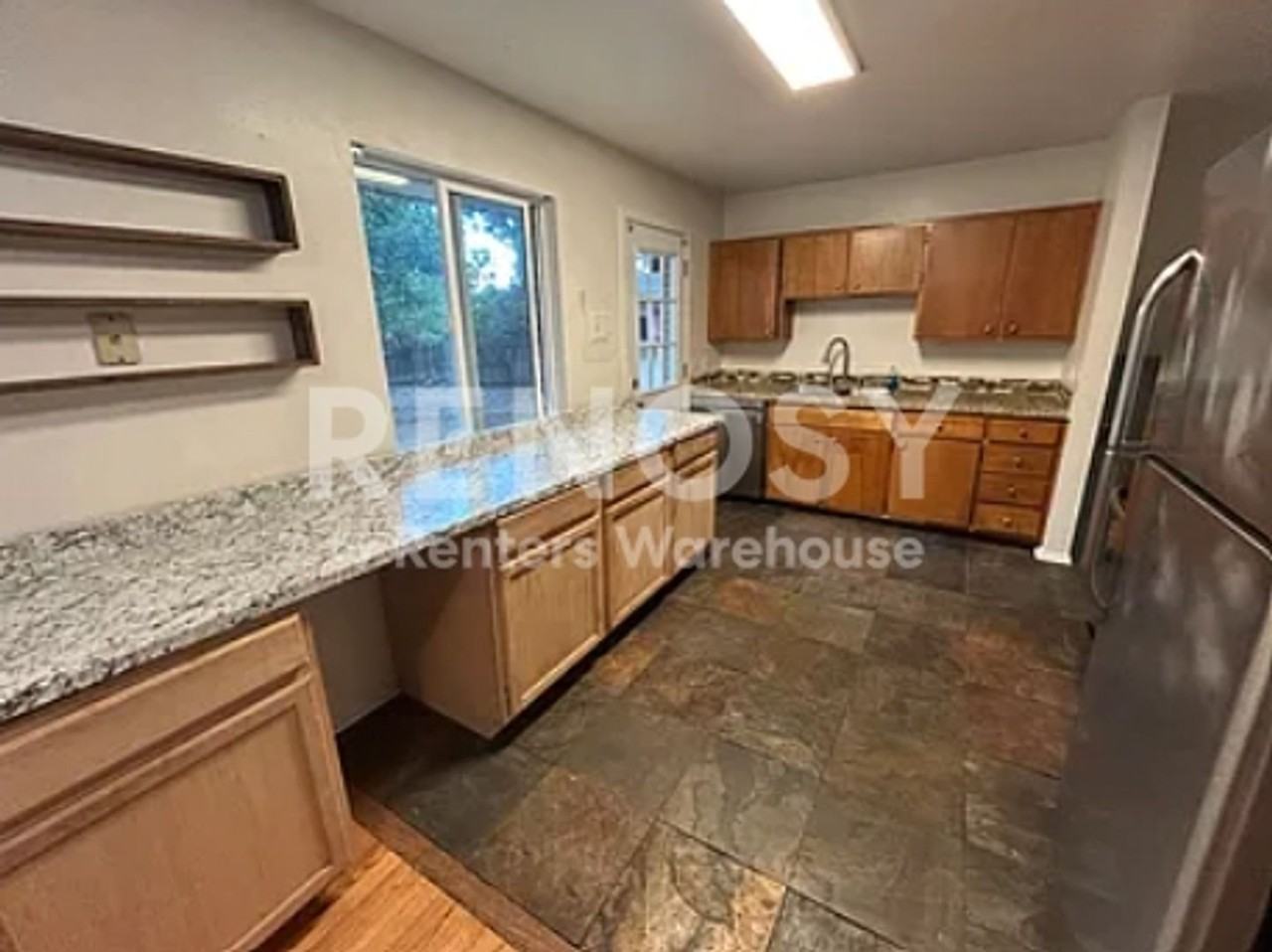 4565 Moorhead Ave - Photo 4 of 12