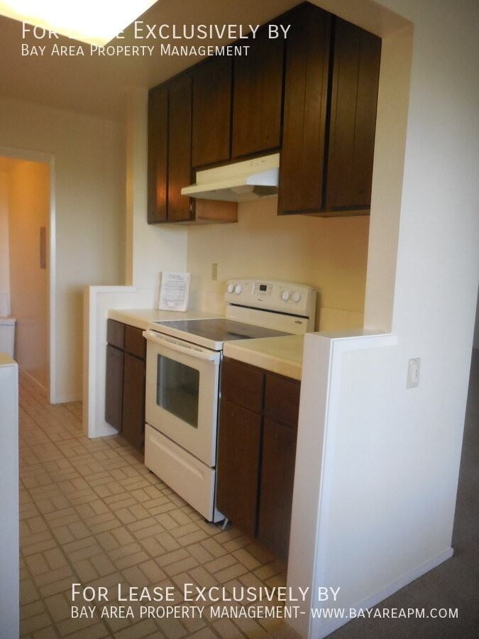 3323 La Mesa Dr #6 - Photo 5 of 16
