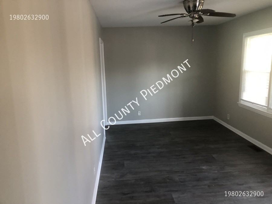 26 Sunderland Rd - Photo 2 of 6