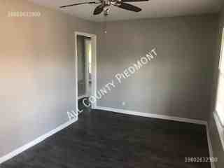 26 Sunderland Rd - Photo 4 of 6