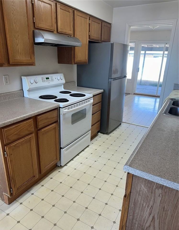 204 March St - Photo 2 of 6