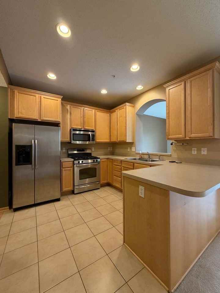 7528 Parkridge Ln - Photo 3 of 18