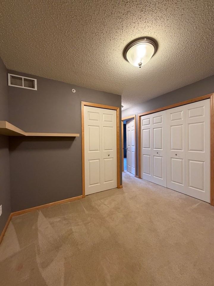 7528 Parkridge Ln - Photo 4 of 18