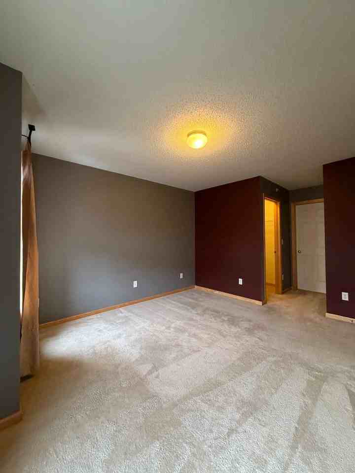 7528 Parkridge Ln - Photo 6 of 18