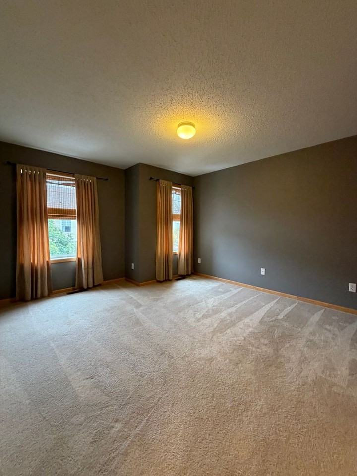 7528 Parkridge Ln - Photo 7 of 18