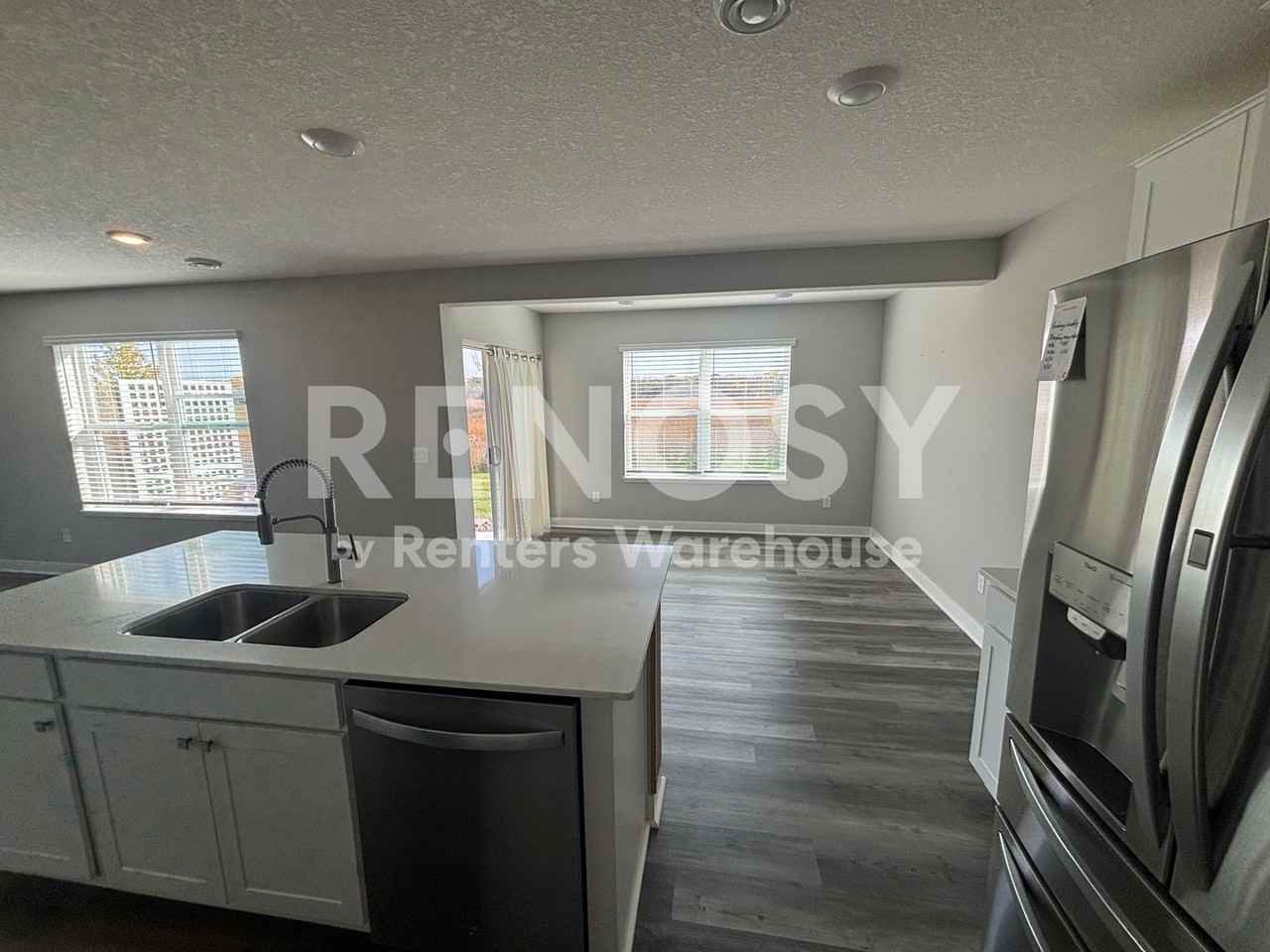 19379 136th Ave N - Photo 3 of 37