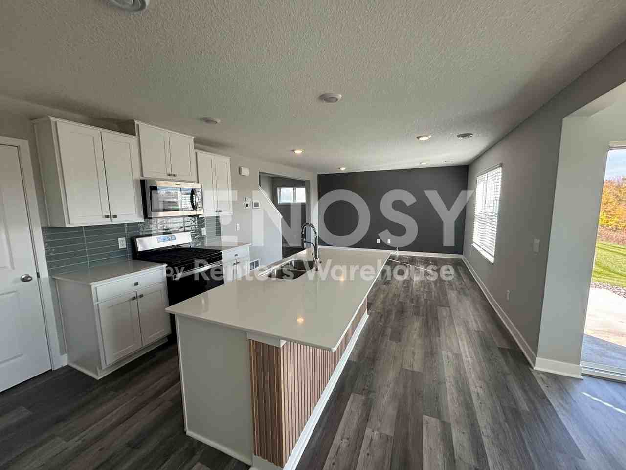 19379 136th Ave N - Photo 4 of 37