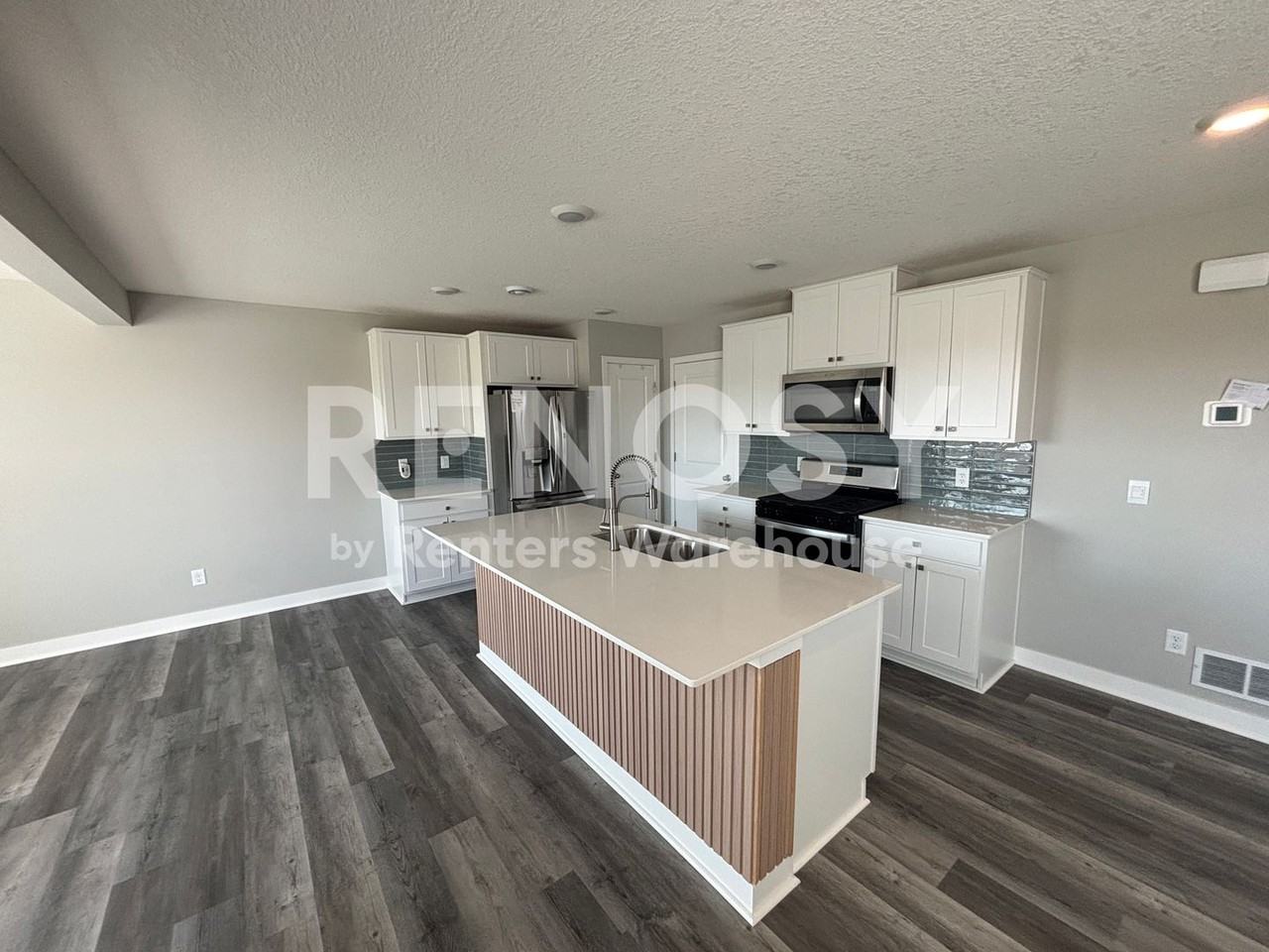 19379 136th Ave N - Photo 5 of 37