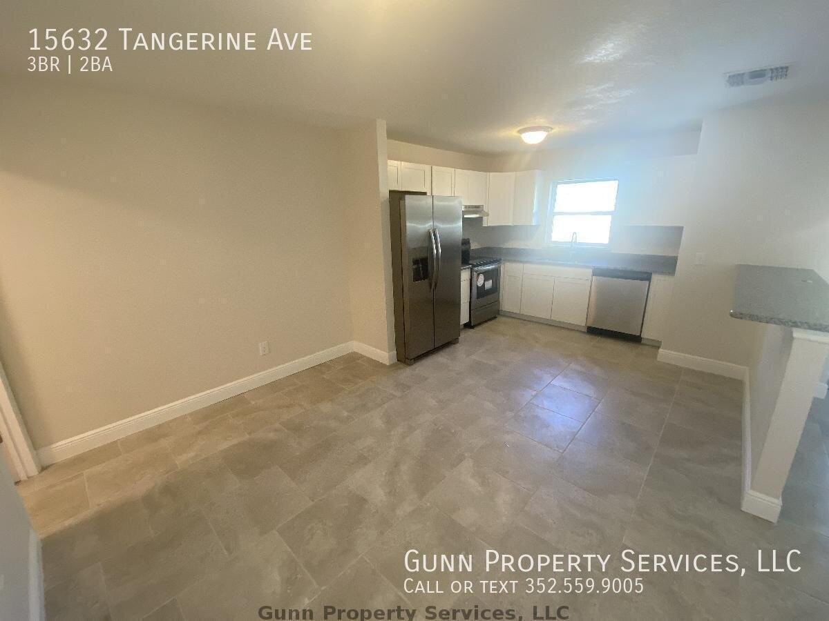 15632 Tangerine Ave - Photo 3 of 18
