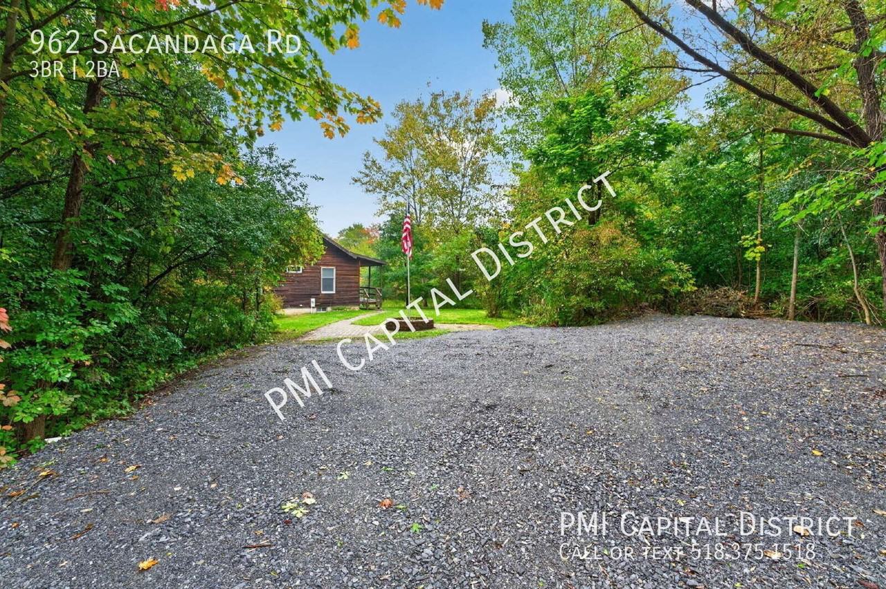 962 Sacandaga Rd - Photo 3 of 45