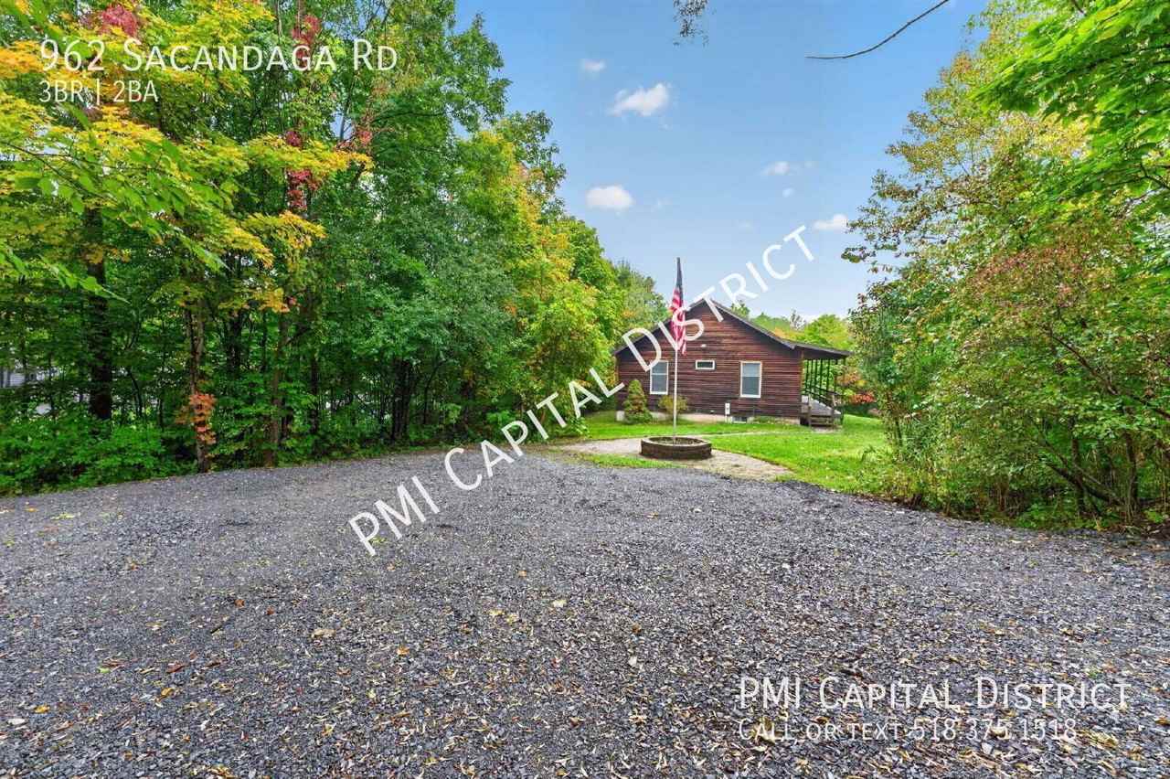 962 Sacandaga Rd - Photo 4 of 45