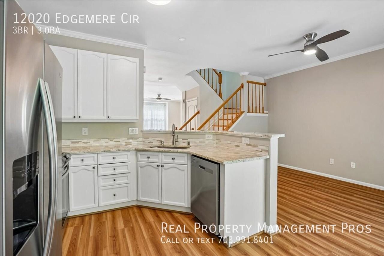 12020 Edgemere Cir - Photo 4 of 43