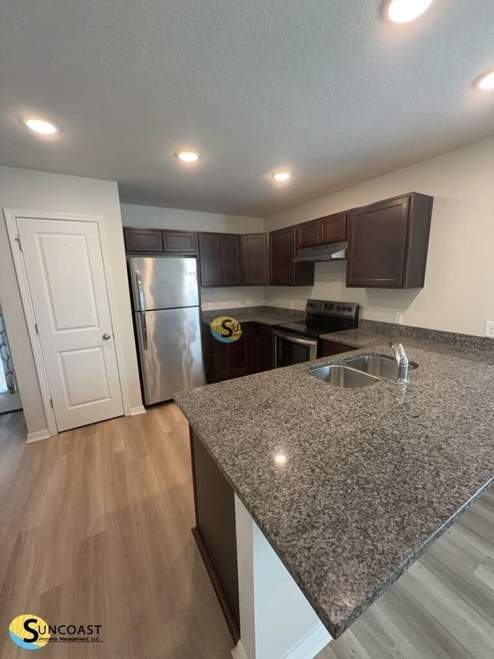 1329 Delmar St #2 - Photo 4 of 14
