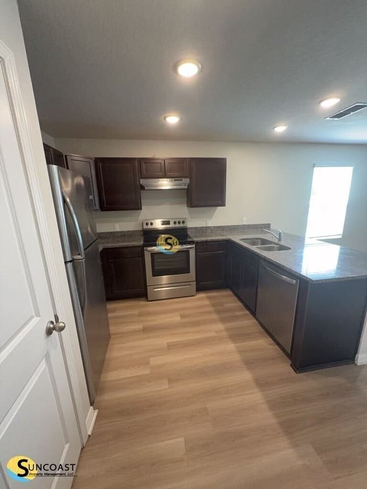 1329 Delmar St #2 - Photo 5 of 14