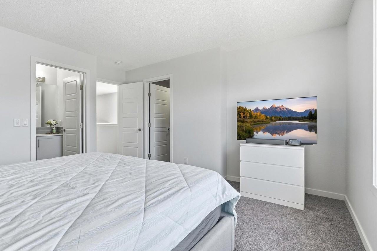 44 Amblefield Ave Nw - Photo 2 of 19