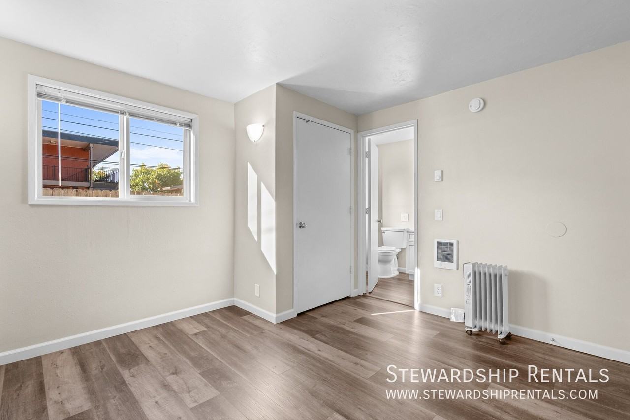 528 Tyler St #9 - Photo 6 of 10