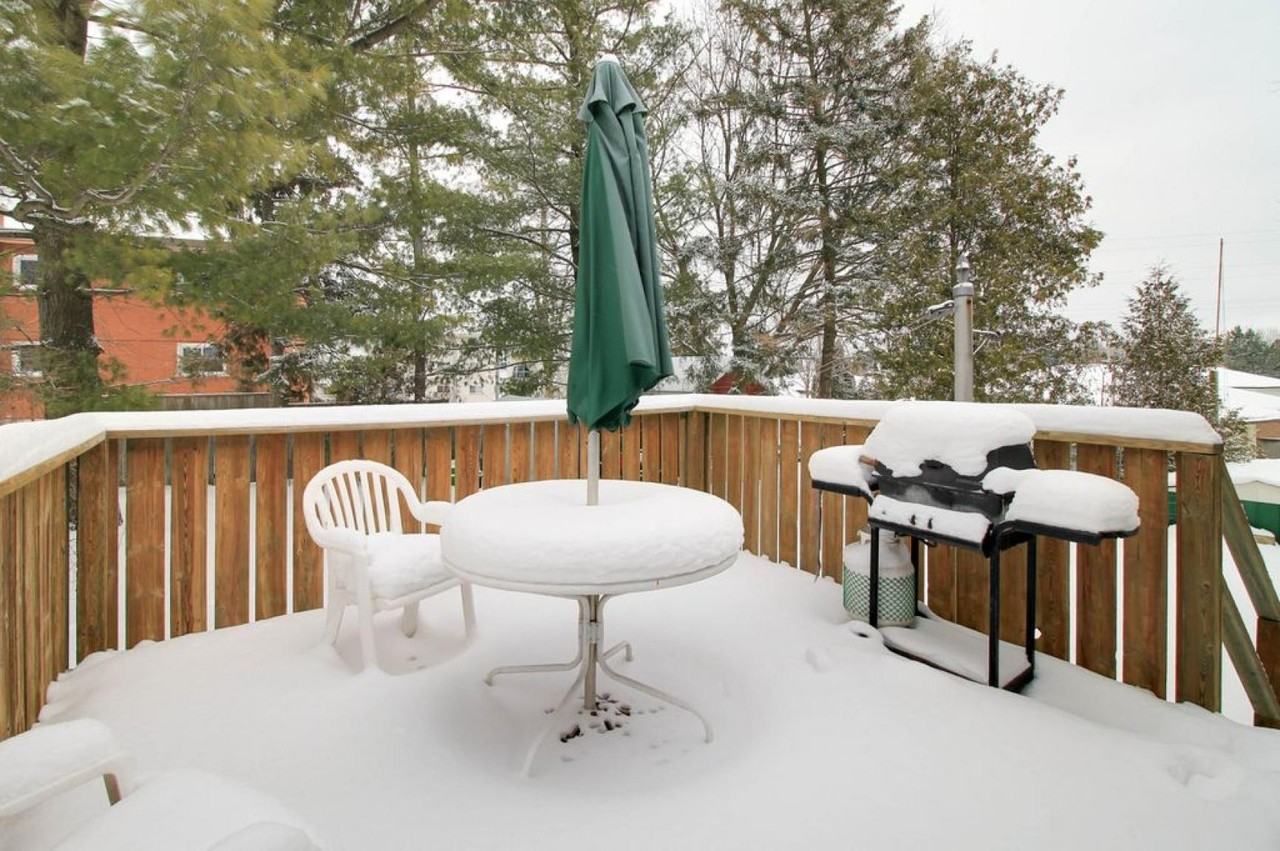 550 Mt Anne Dr - Photo 3 of 4
