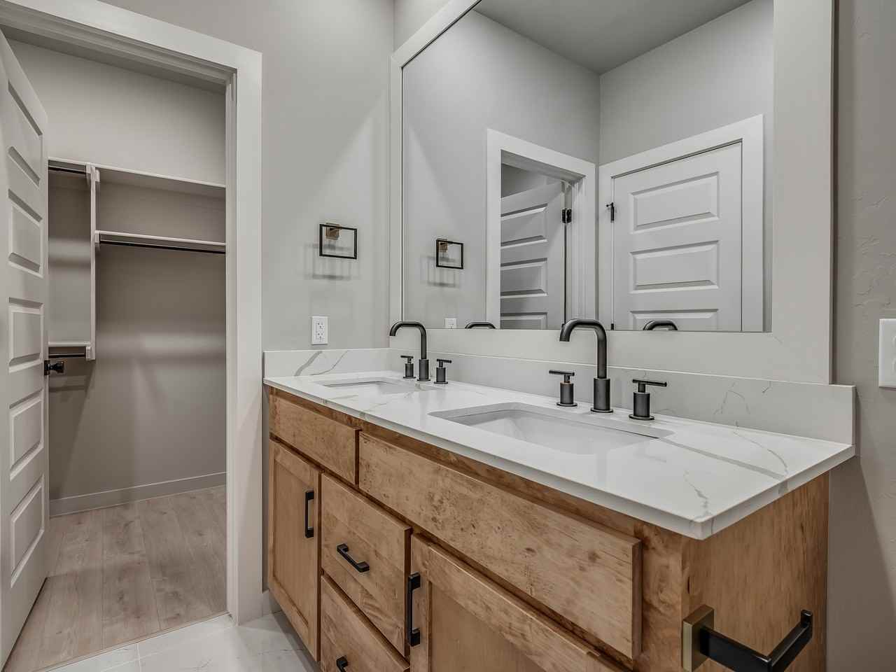 747 W Main St #100 - Photo 4 of 11