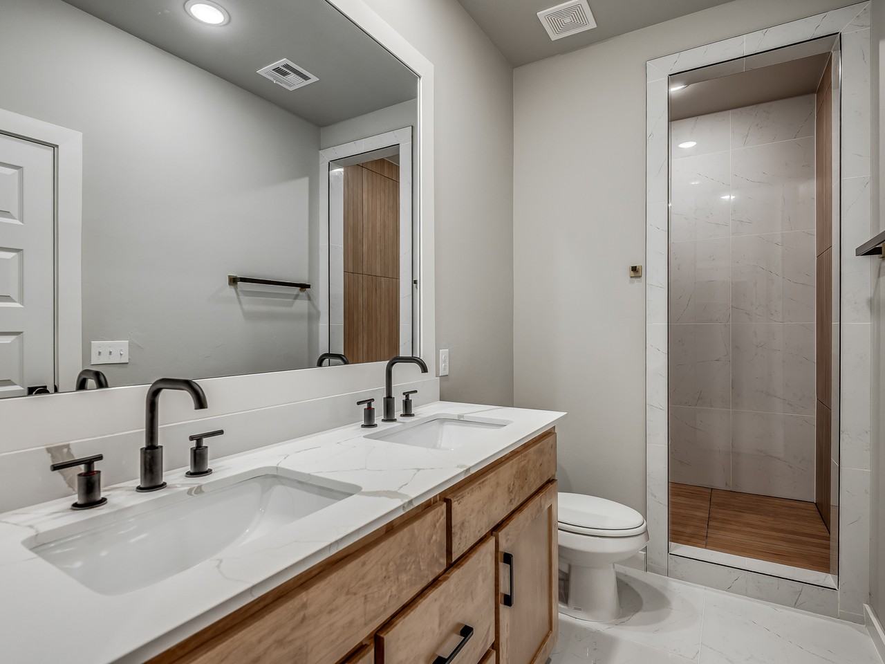 747 W Main St #100 - Photo 5 of 11