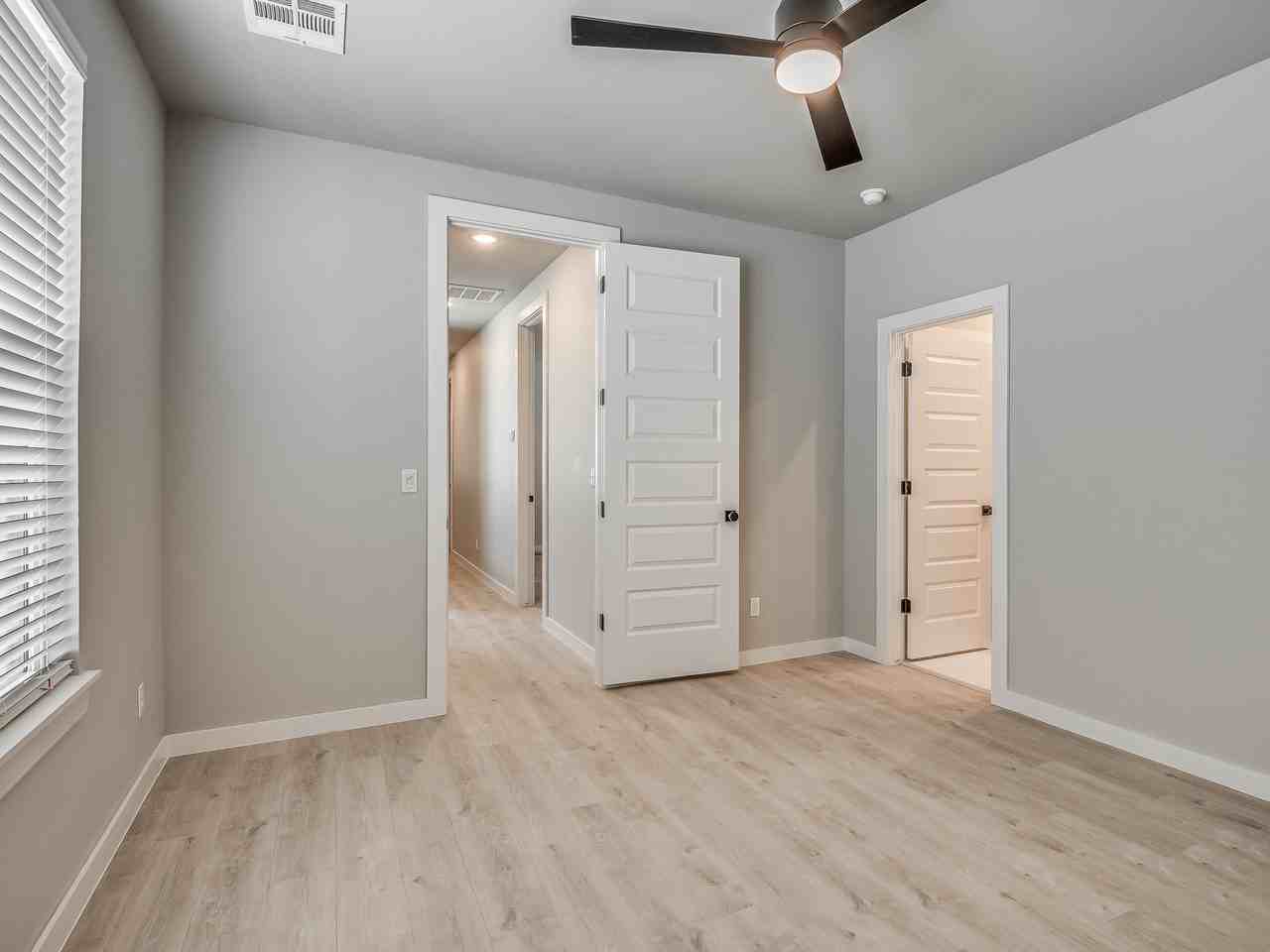 747 W Main St #100 - Photo 6 of 11