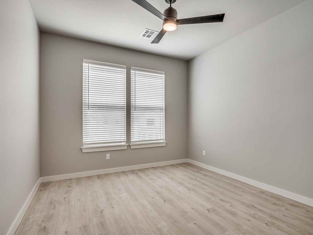 747 W Main St #100 - Photo 7 of 11