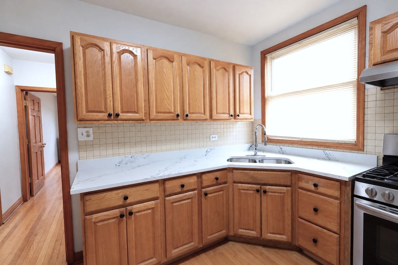 2415 W North Shore Ave #2E - Photo 3 of 19