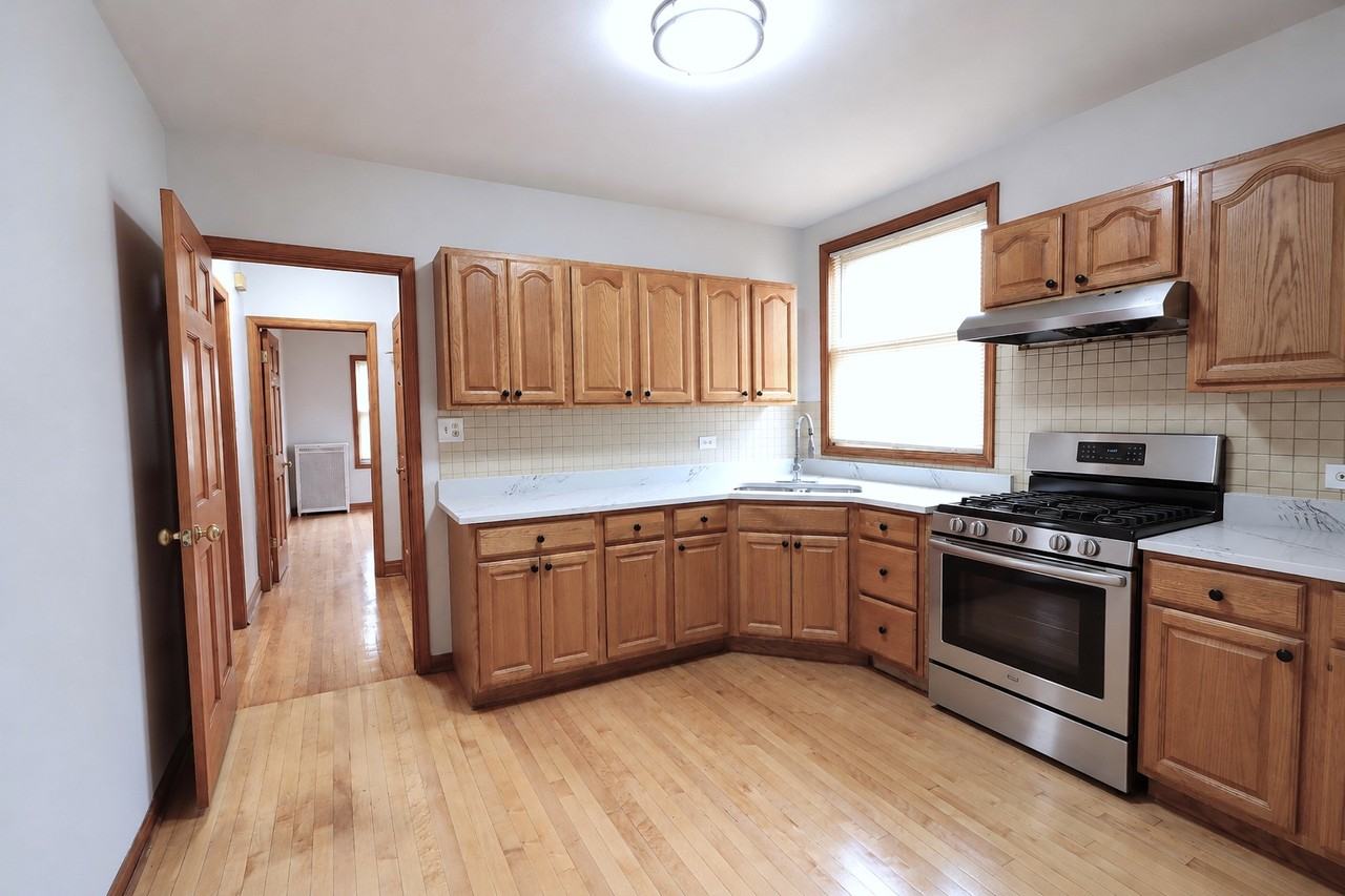 2415 W North Shore Ave #2E - Photo 4 of 19