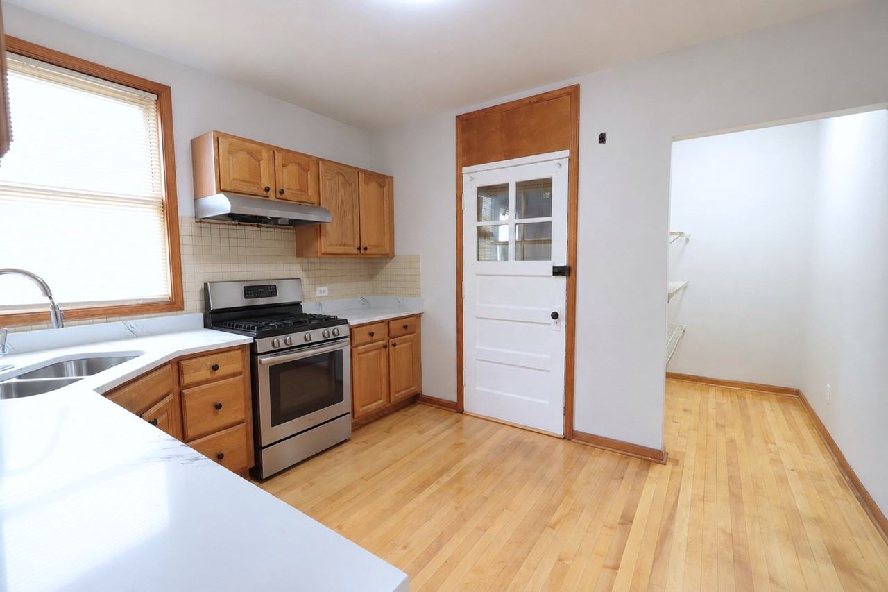 2415 W North Shore Ave #2E - Photo 5 of 19