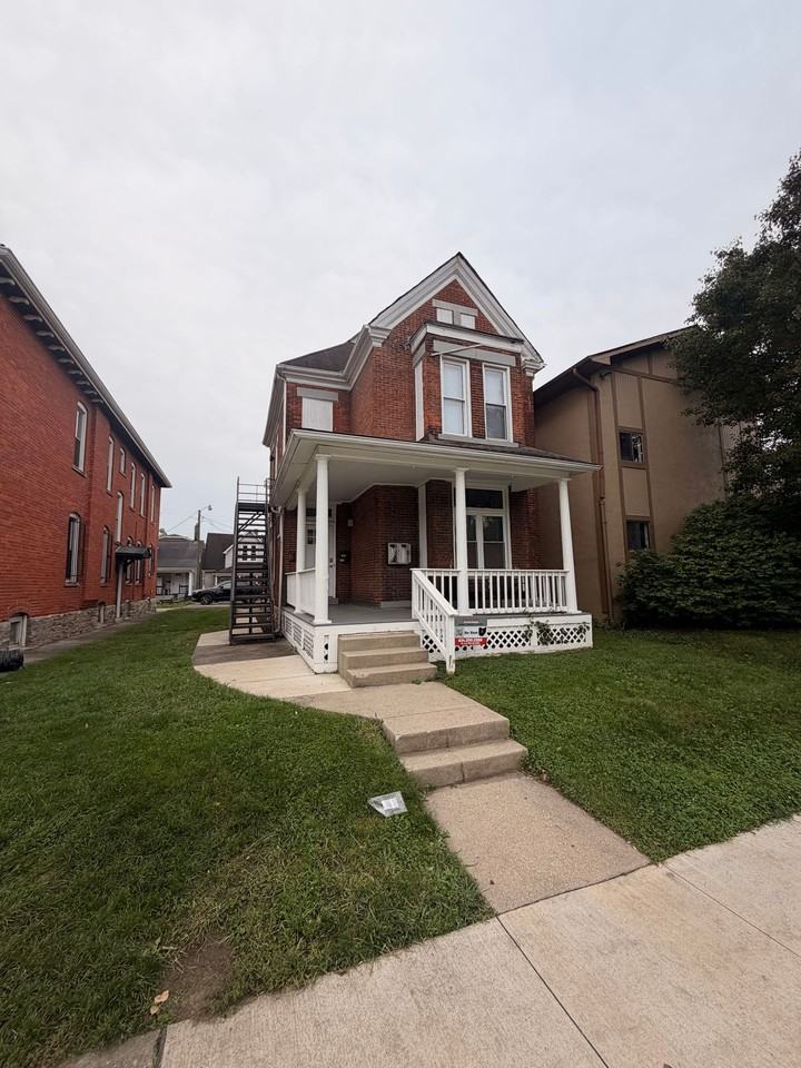 133 W 10th Ave