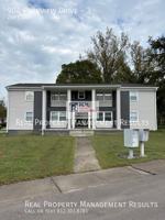 featured image of 904 Parkview Dr #3
