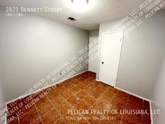 2821 Bennett St - Photo 6 of 10