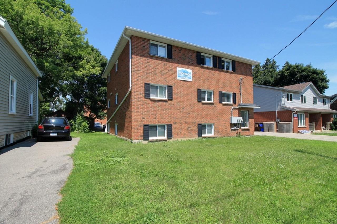 32 Noecker St, Waterloo, ON N2J 2R4 5 Bedroom Apartment for Rent