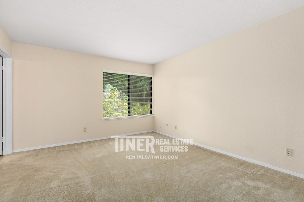 2278 Sierra Blvd #D - Photo 6 of 22