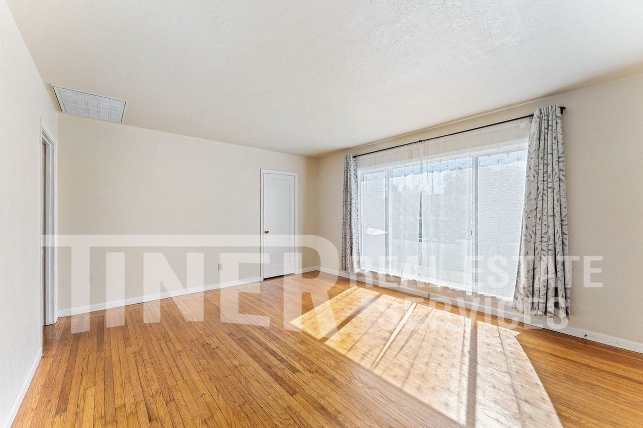 2317 24th Ave - Photo 2 of 21