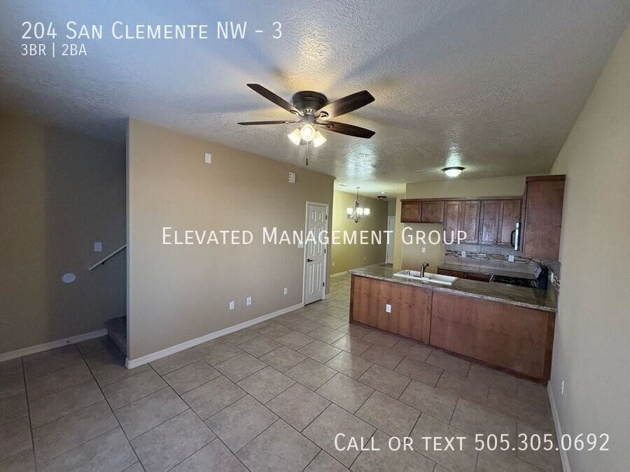 204 San Clemente Ave Nw #3 - Photo 3 of 23