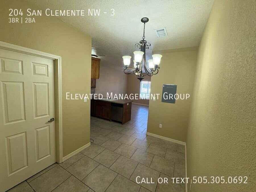 204 San Clemente Ave Nw #3 - Photo 6 of 23