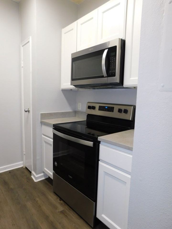 12166 Metric Blvd #131 - Photo 5 of 8