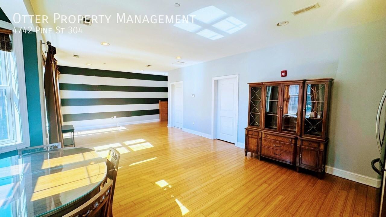 4742 Pine St - Photo 6 of 19