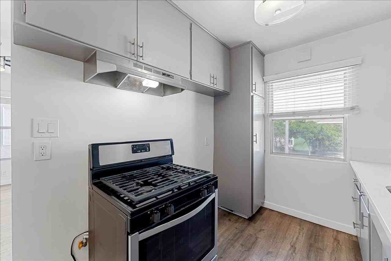 1857 Pine Ave #02 - Photo 6 of 15