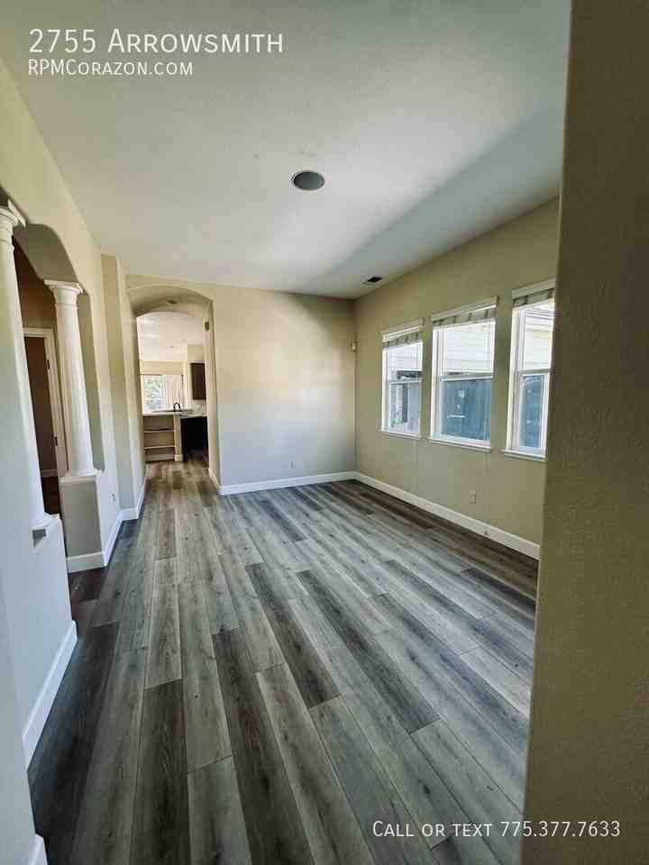 2755 Arrowsmith Dr - Photo 2 of 33